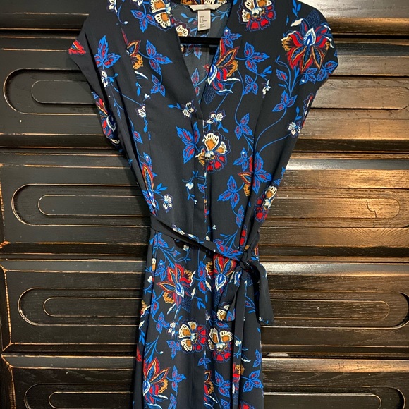 Mid length dress with waist tie - Picture 2 of 2